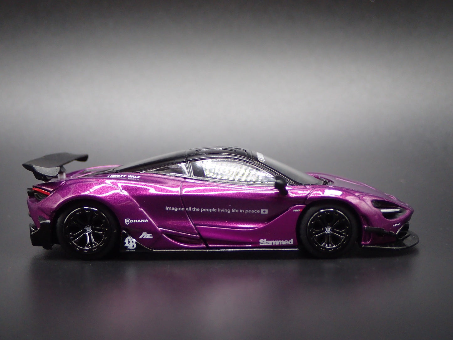 2017-2023 MCLAREN 720S LB WORKS PURPLE 1:64 SCALE DIORAMA DIECAST MODEL CAR