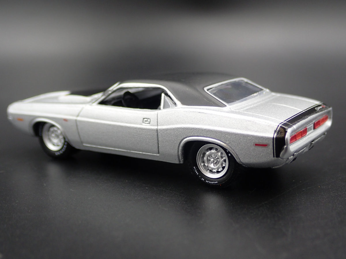 1970 70 DODGE CHALLENGER RT HEMI RARE 1:64 SCALE DIORAMA DIECAST MODEL CAR-Burning Rubber Toy Company
