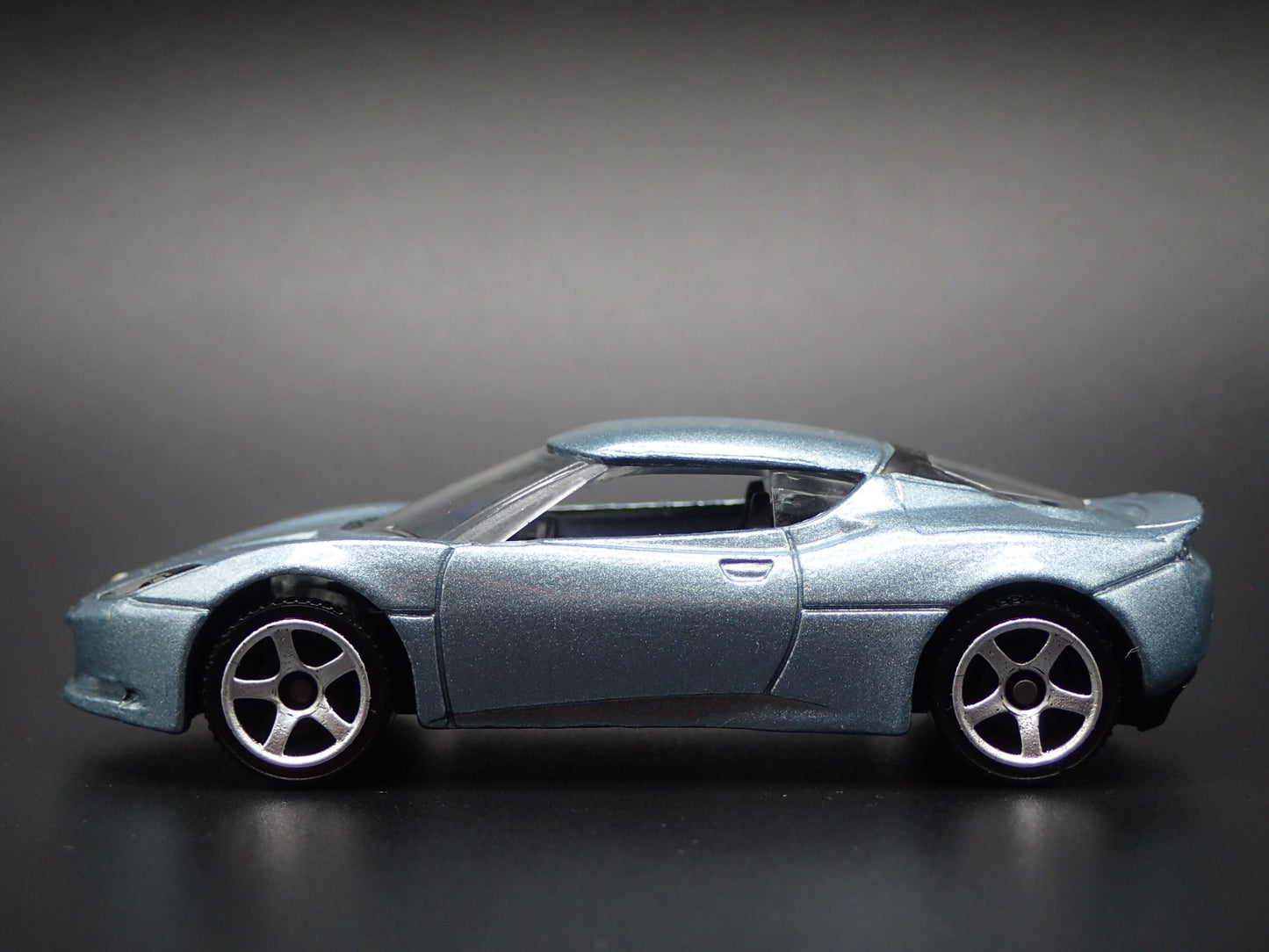 2010-2021 LOTUS EVORA BLUE 1/64 SCALE COLLECTIBLE DIORAMA DIECAST MODEL CAR