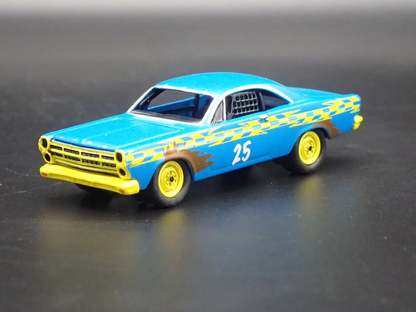 1967 67 FORD FAIRLANE  STOCK CAR DEMOLITION DERBY 1/64 SCALE DIECAST MODEL CAR