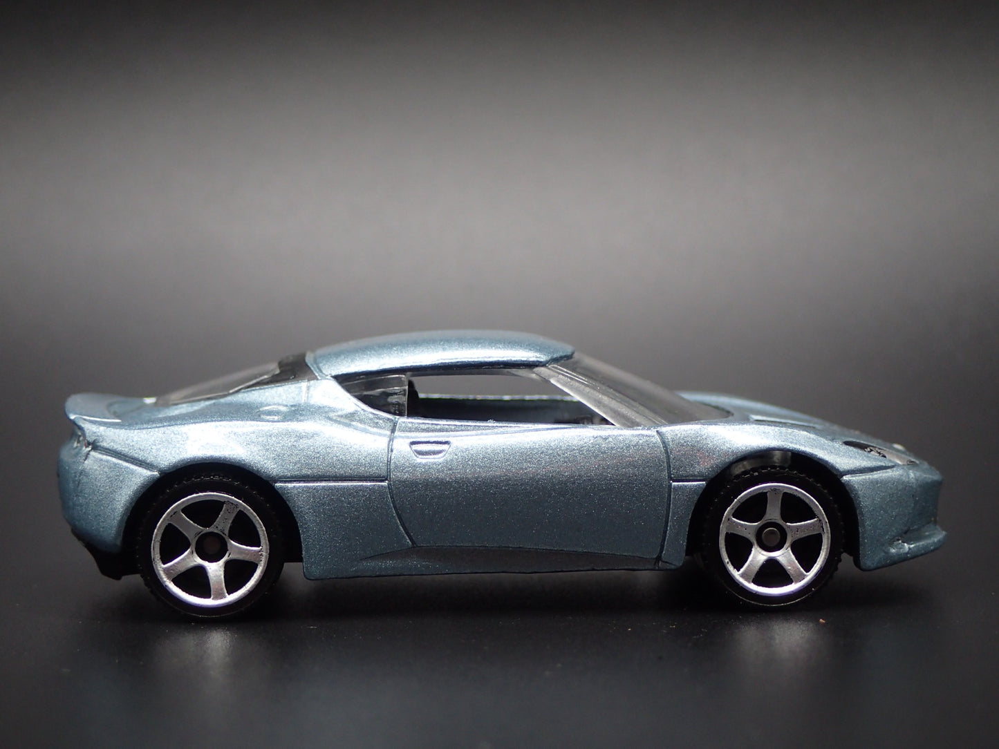 2010-2021 LOTUS EVORA BLUE 1/64 SCALE COLLECTIBLE DIORAMA DIECAST MODEL CAR