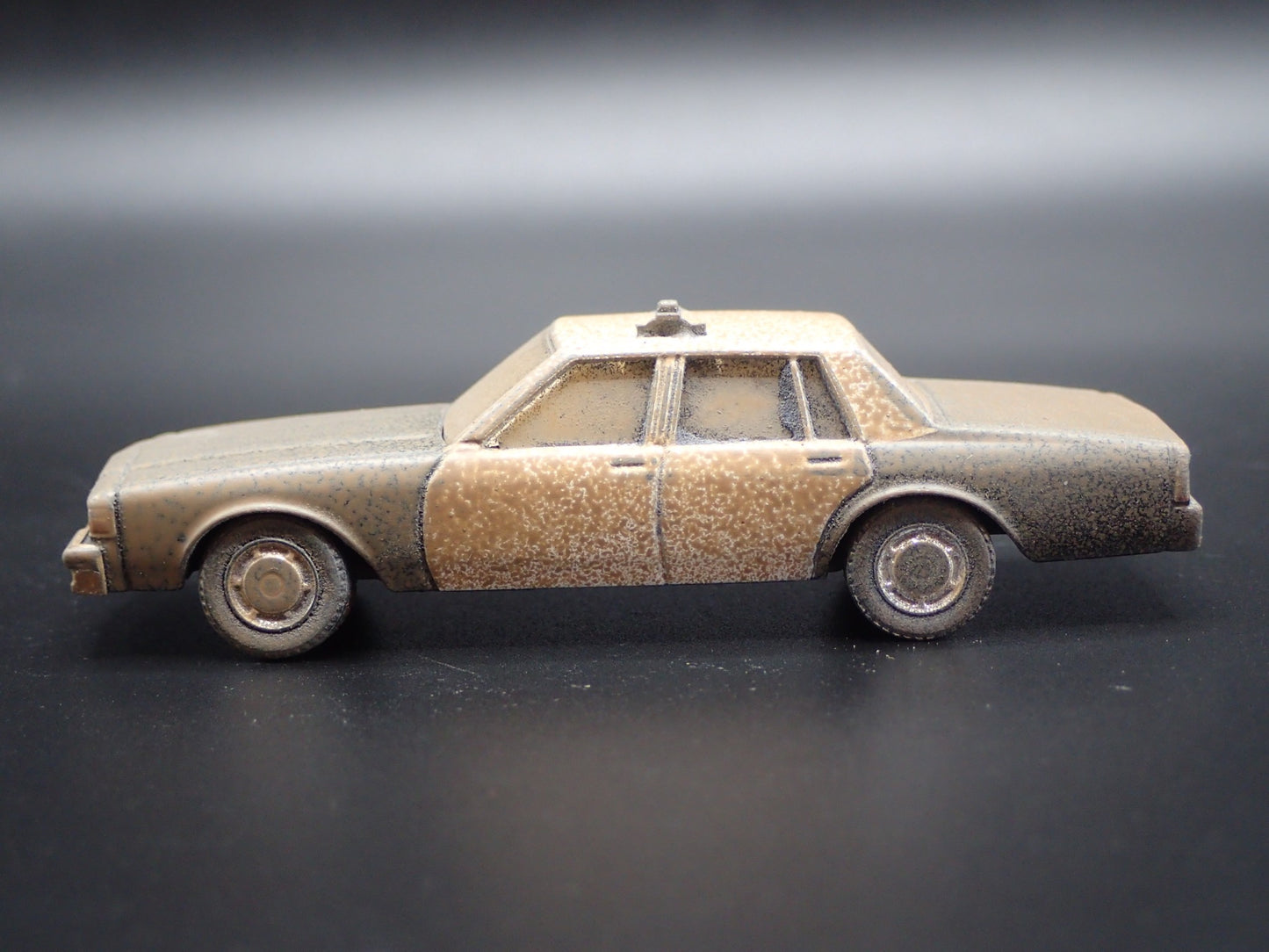 1987 87 CHEVY CHEVROLET CAPRICE LAPD, CA ABANDONED 1/64 SCALE DIECAST MODEL CAR