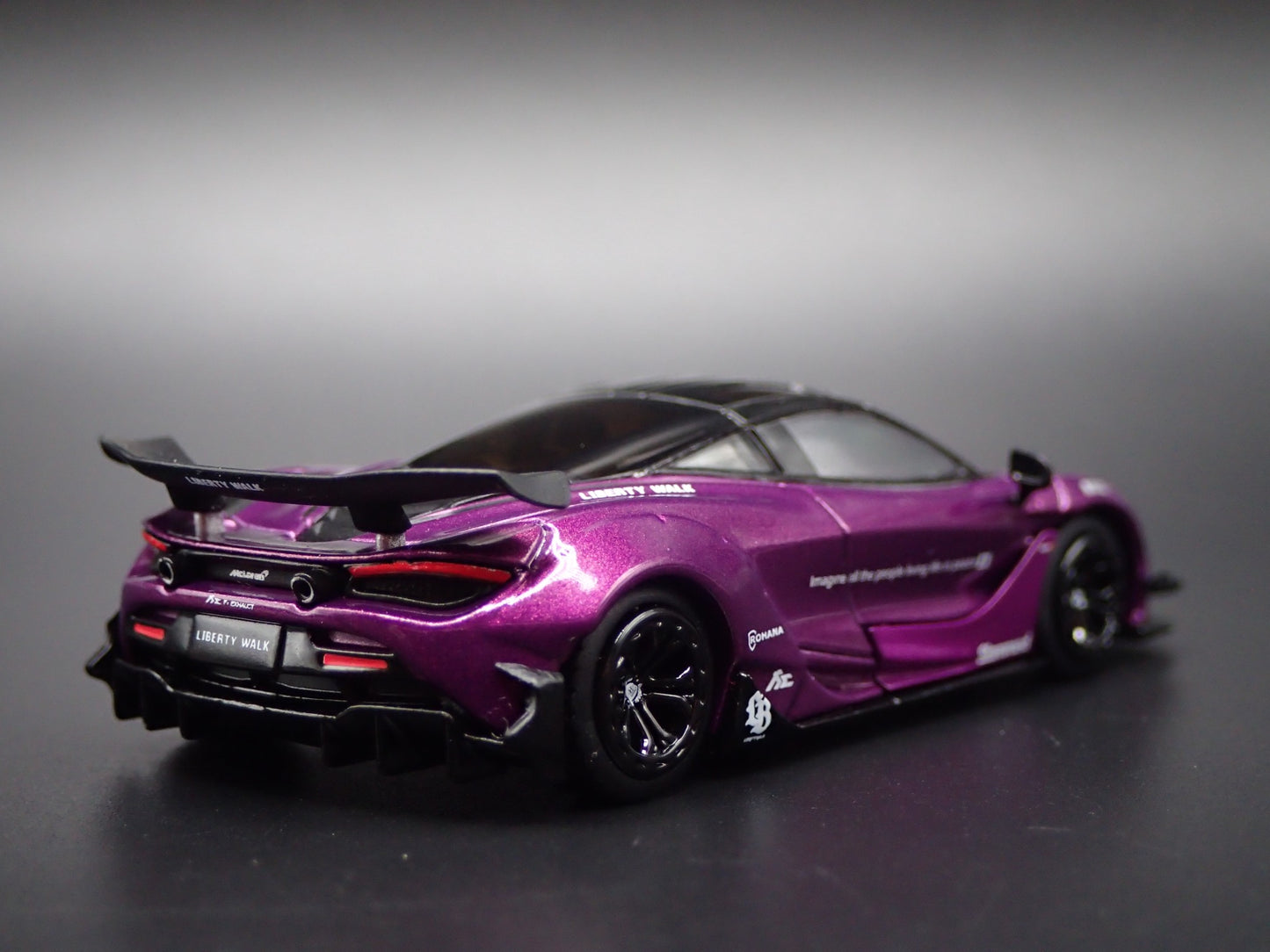 2017-2023 MCLAREN 720S LB WORKS PURPLE 1:64 SCALE DIORAMA DIECAST MODEL CAR