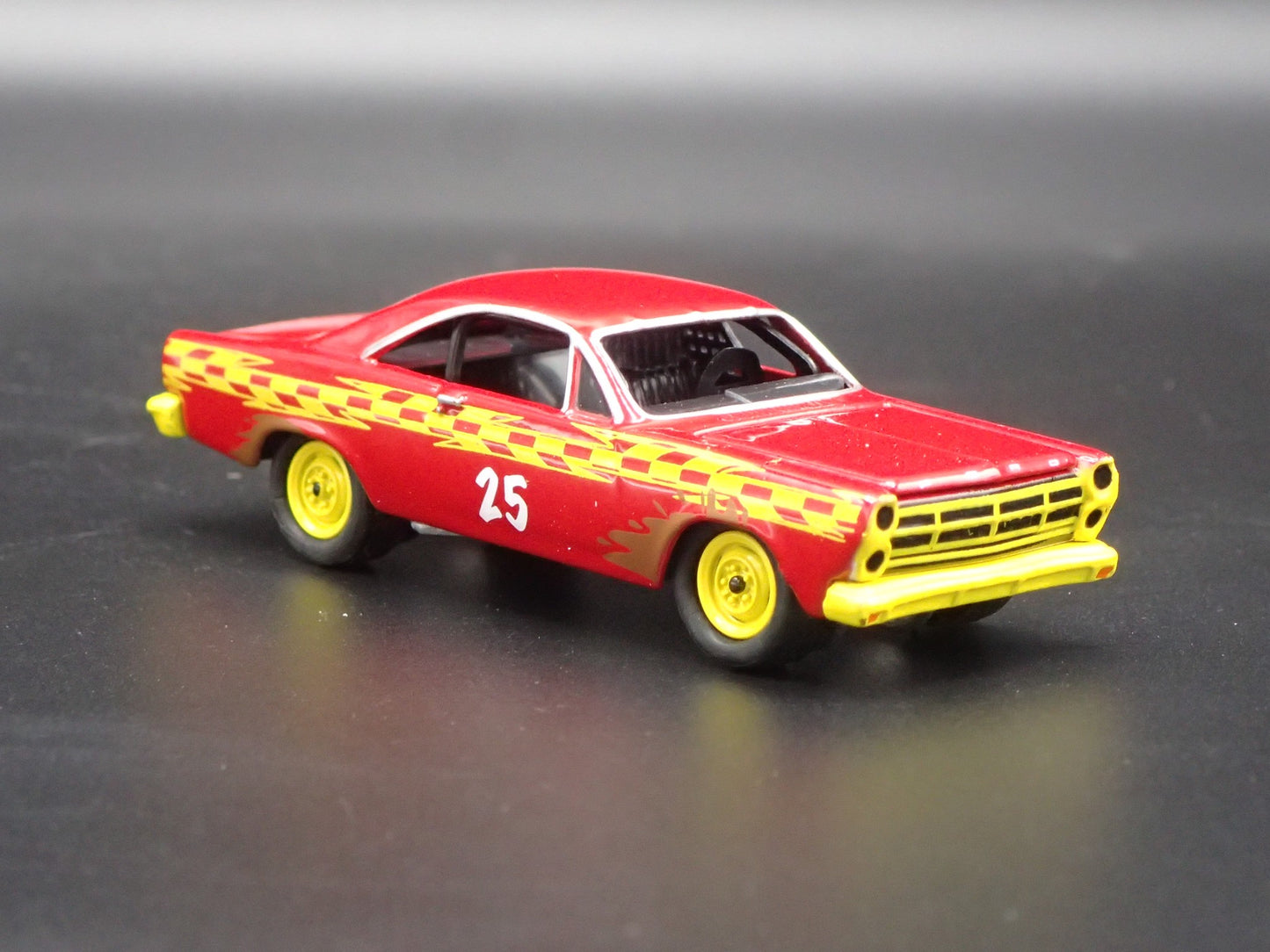 1967 67 FORD FAIRLANE  STOCK CAR DEMOLITION DERBY 1/64 SCALE DIECAST MODEL CAR