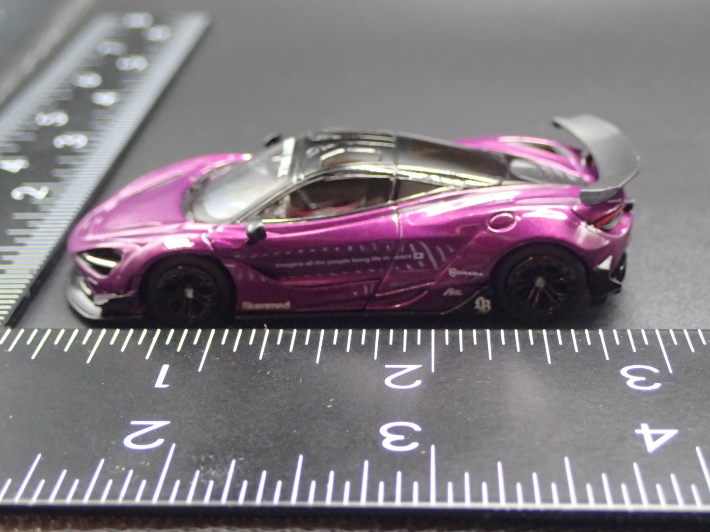 2017-2023 MCLAREN 720S LB WORKS PURPLE 1:64 SCALE DIORAMA DIECAST MODEL CAR