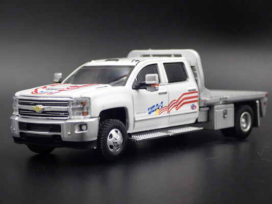 2018 18 CHEVY CHEVROLET SILVERADO 3500 DUALLY TRUCK USA1 W/ HITCH 1:64 MODEL CAR