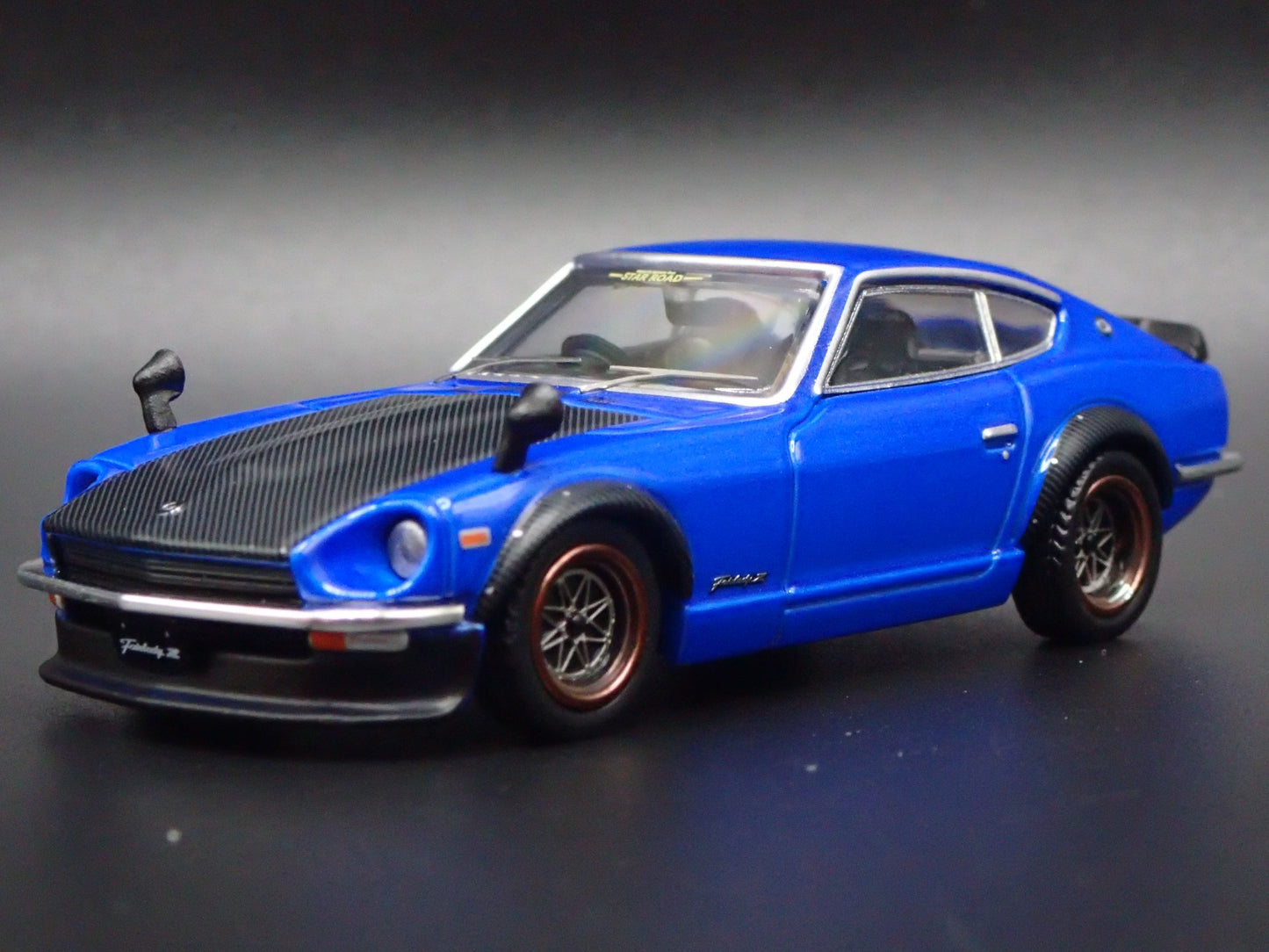 DATSUN FAIRLADY Z S30 JDM RARE 1/64 SCALE COLLECTIBLE DIORAMA DIECAST MODEL CAR