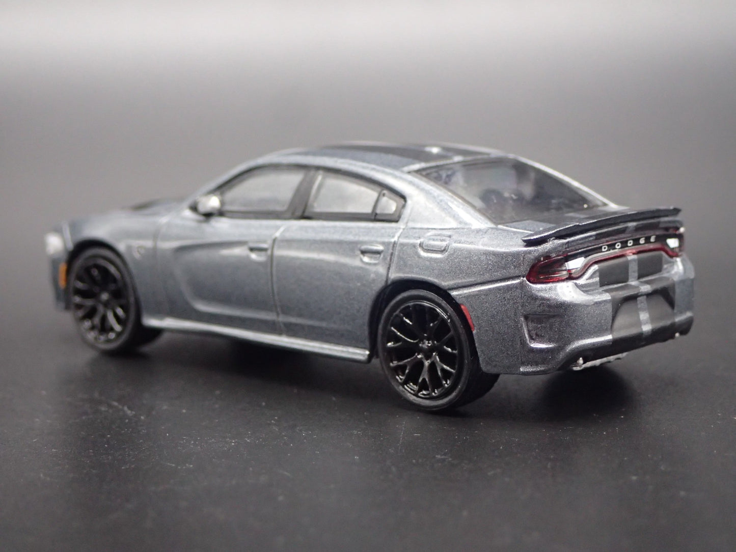 2018 18 DODGE CHARGER SRT HELLCAT GRAY 1:64 SCALE DIORAMA DIECAST MODEL CAR