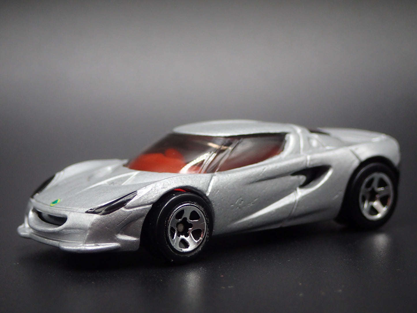 2000 00 LOTUS M250 CONCEPT CAR SILVER 1/64 SCALE DIORAMA DIECAST MODEL CAR