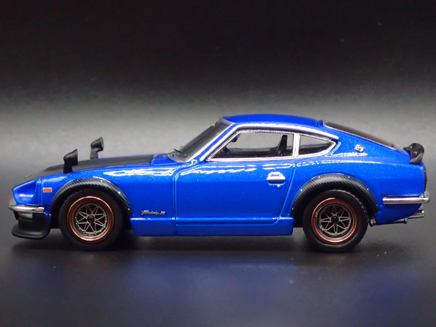 DATSUN FAIRLADY Z S30 JDM RARE 1/64 SCALE COLLECTIBLE DIORAMA DIECAST MODEL CAR