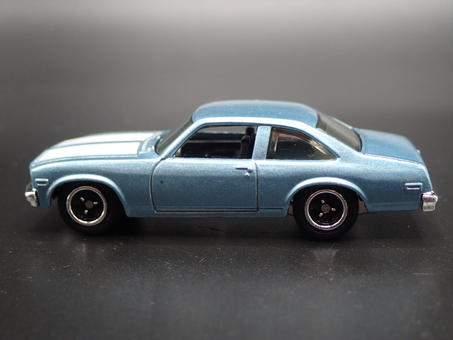 1975-1979 CHEVY CHEVROLET NOVA 1:64 SCALE COLLECTIBLE DIORAMA DIECAST MODEL CAR