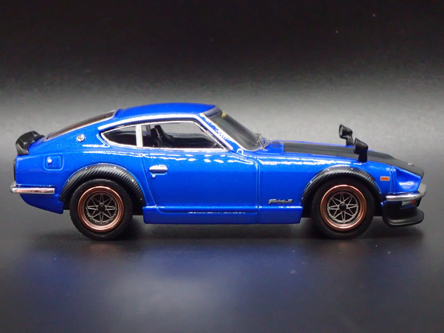 DATSUN FAIRLADY Z S30 JDM RARE 1/64 SCALE COLLECTIBLE DIORAMA DIECAST MODEL CAR