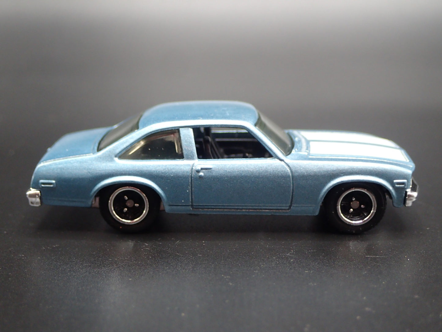 1975-1979 CHEVY CHEVROLET NOVA 1:64 SCALE COLLECTIBLE DIORAMA DIECAST MODEL CAR