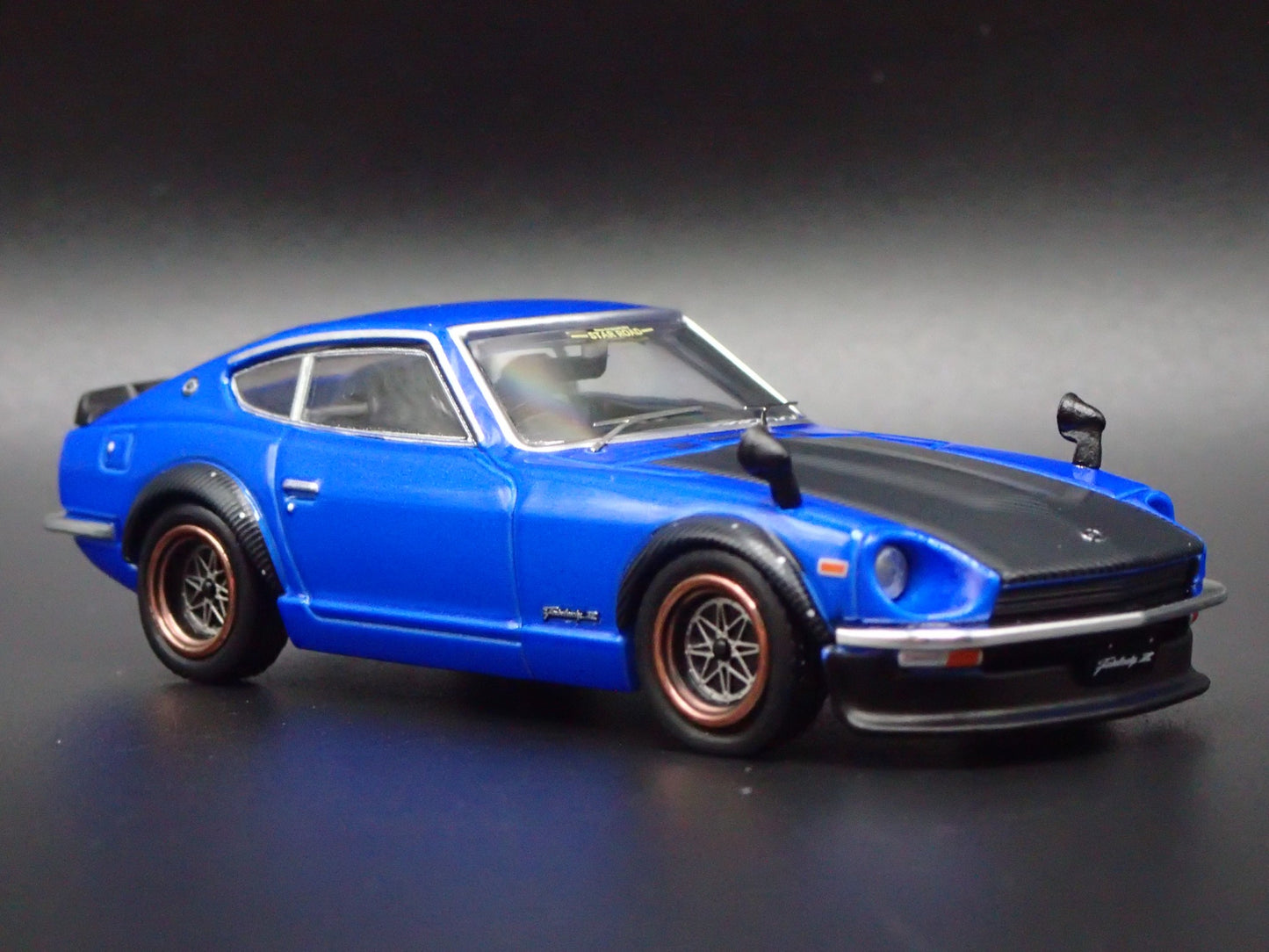 DATSUN FAIRLADY Z S30 JDM RARE 1/64 SCALE COLLECTIBLE DIORAMA DIECAST MODEL CAR