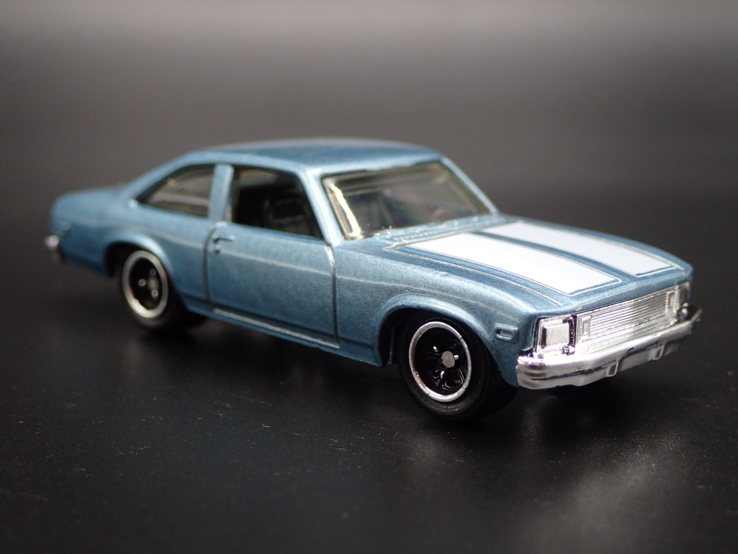 1975-1979 CHEVY CHEVROLET NOVA 1:64 SCALE COLLECTIBLE DIORAMA DIECAST MODEL CAR