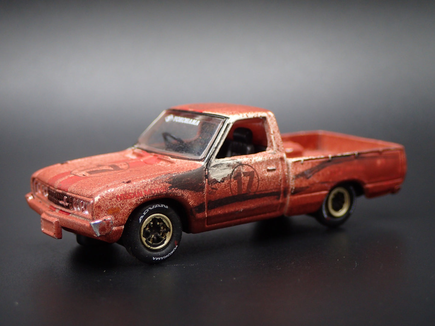 1974 74 DATSUN PICKUP TRUCK YOKOHAMA BARN FIND 1:64 SCALE DIECAST MODEL CAR