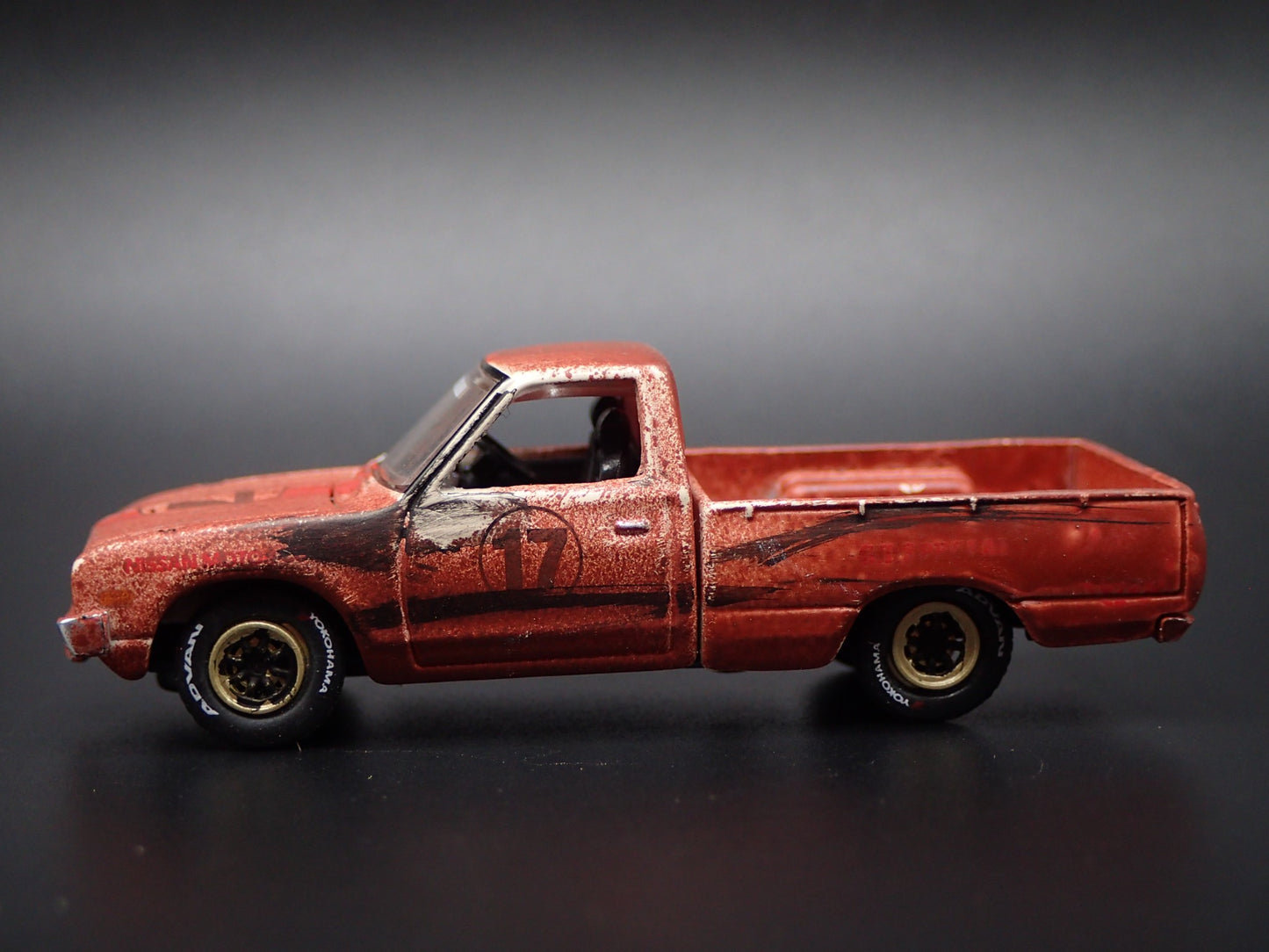 1974 74 DATSUN PICKUP TRUCK YOKOHAMA BARN FIND 1:64 SCALE DIECAST MODEL CAR