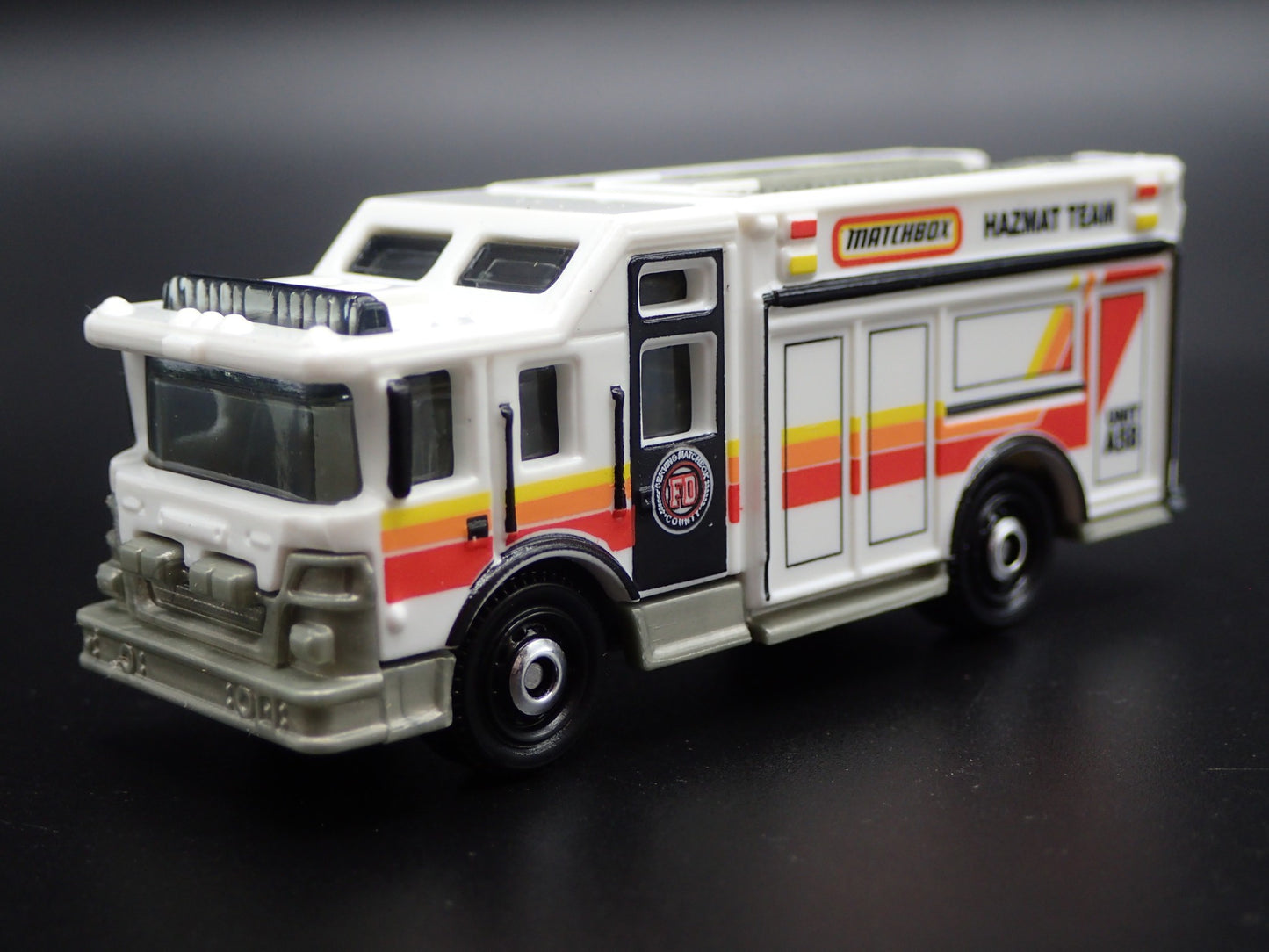 HAZMAT TEAM FIRE TRUCK RARE 1:64 MB SCALE COLLECTIBLE DIORAMA DIECAST MODEL CAR