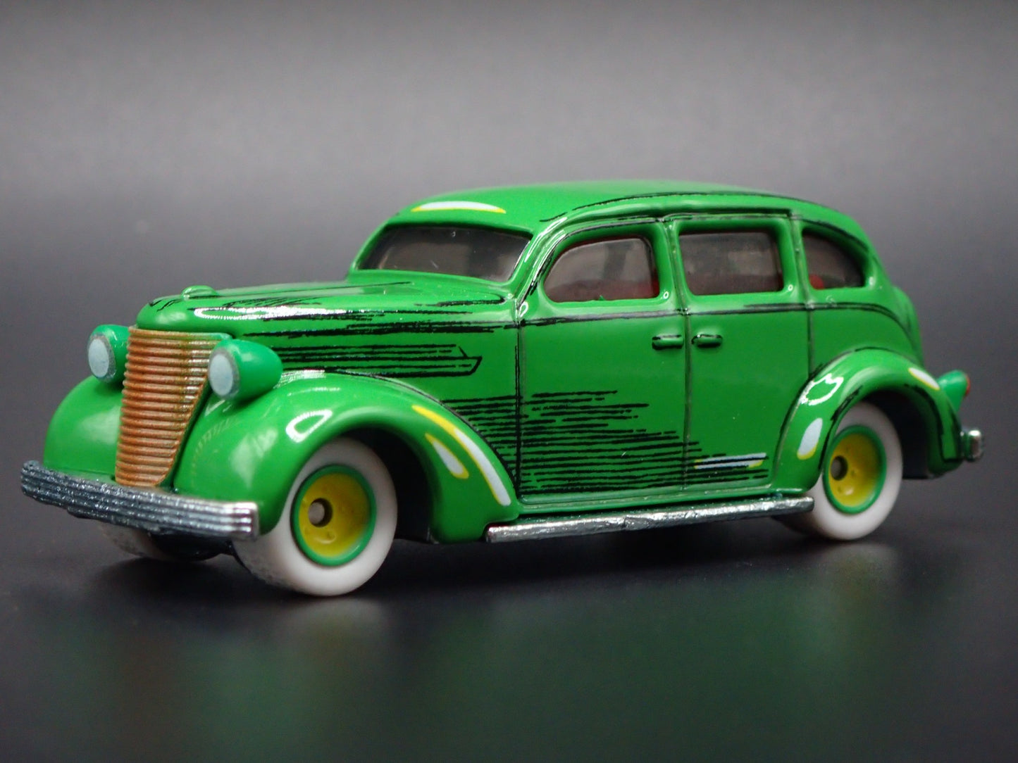 1937 37 DESOTO TOURING SEDAN 4 FOUR DOOR 1:64 SCALE DIORAMA DIECAST MODEL CAR