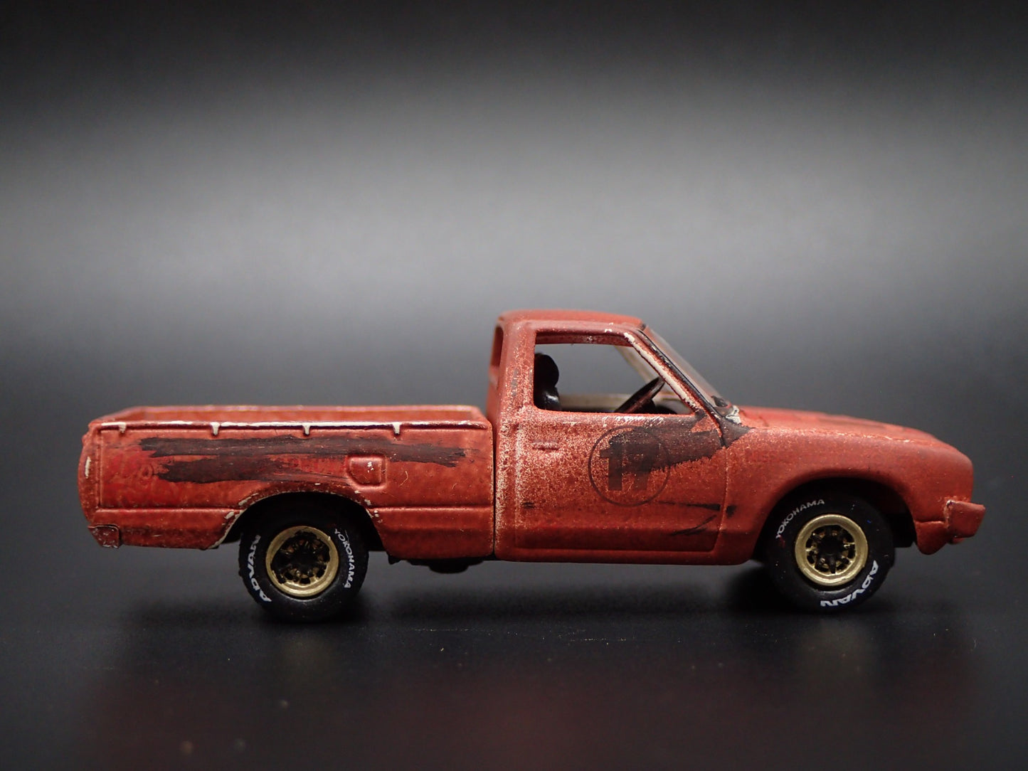 1974 74 DATSUN PICKUP TRUCK YOKOHAMA BARN FIND 1:64 SCALE DIECAST MODEL CAR