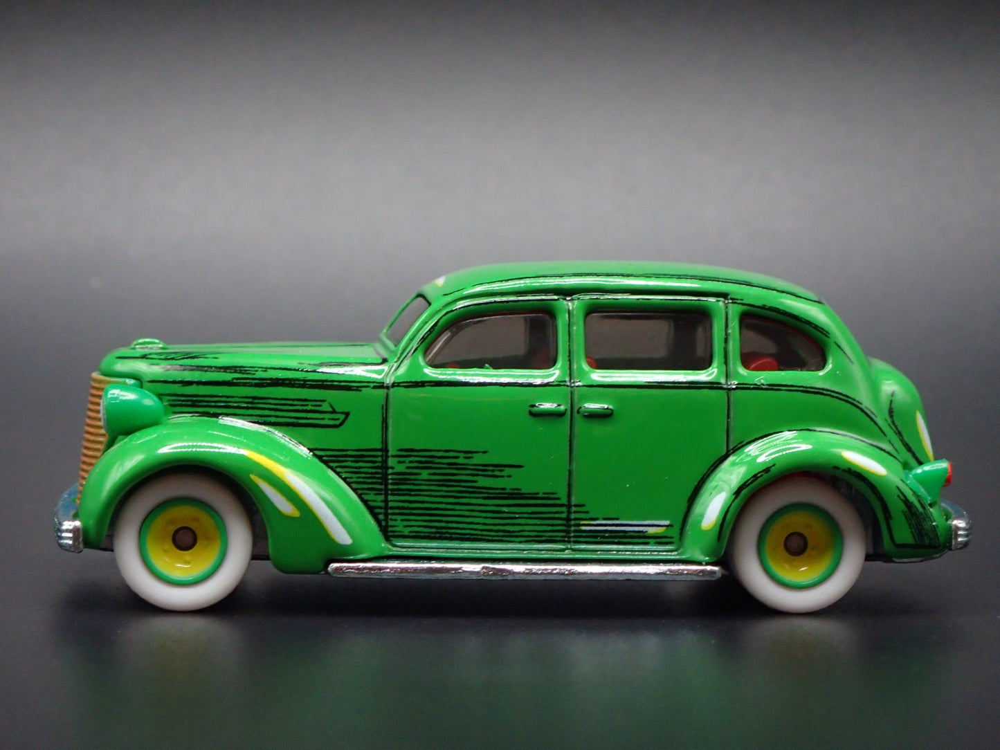 1937 37 DESOTO TOURING SEDAN 4 FOUR DOOR 1:64 SCALE DIORAMA DIECAST MODEL CAR