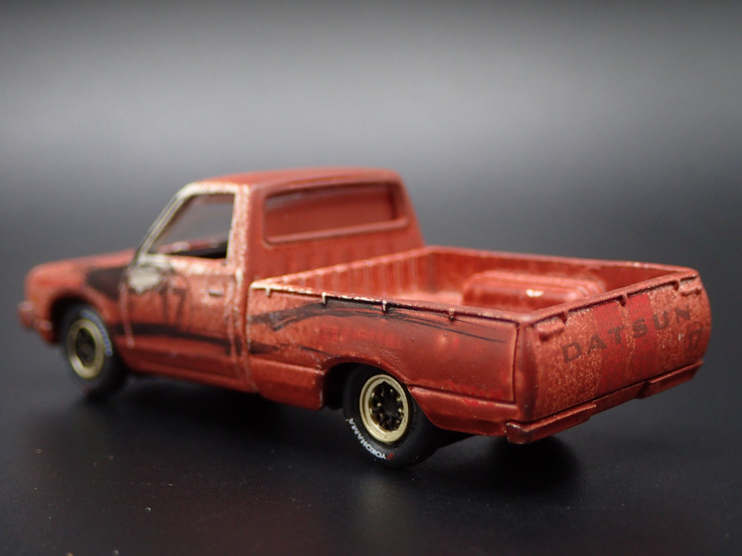 1974 74 DATSUN PICKUP TRUCK YOKOHAMA BARN FIND 1:64 SCALE DIECAST MODEL CAR