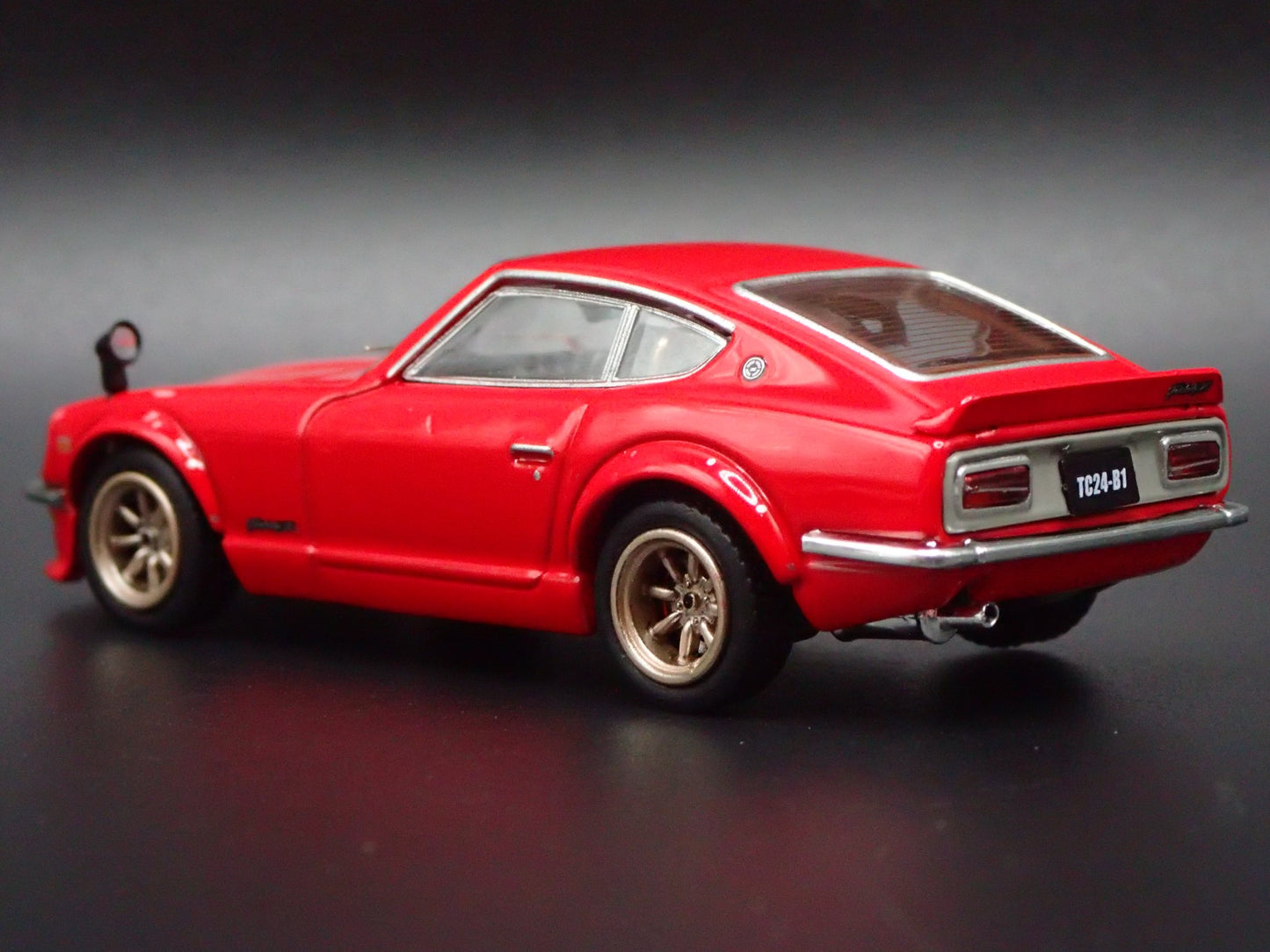DATSUN FAIRLADY Z S30 JDM RARE 1/64 SCALE COLLECTIBLE DIORAMA DIECAST MODEL CAR