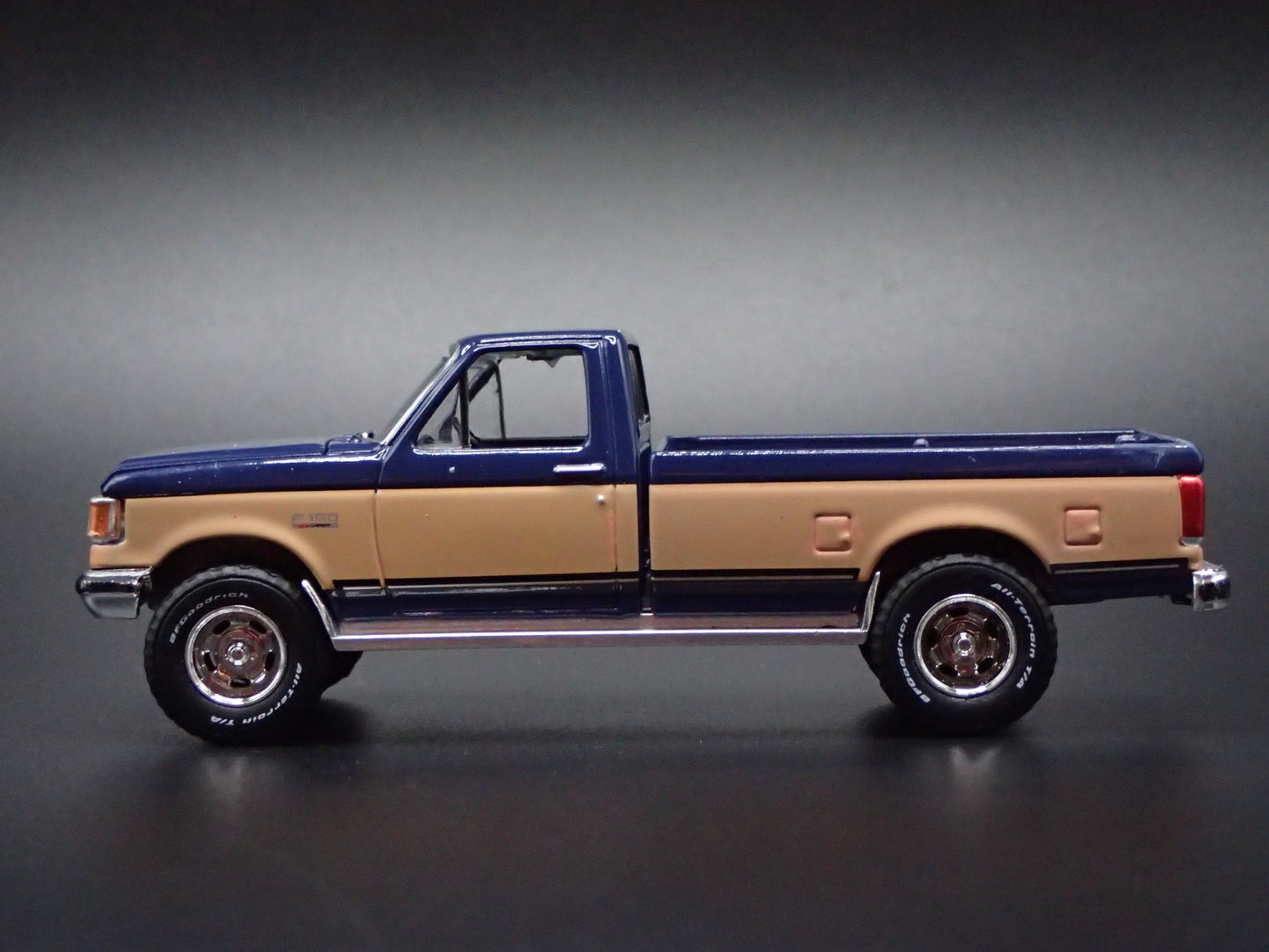 1987 87 FORD F150 XLT LARIAT PICKUP TRUCK 1:64 SCALE DIORAMA DIECAST MODEL CAR