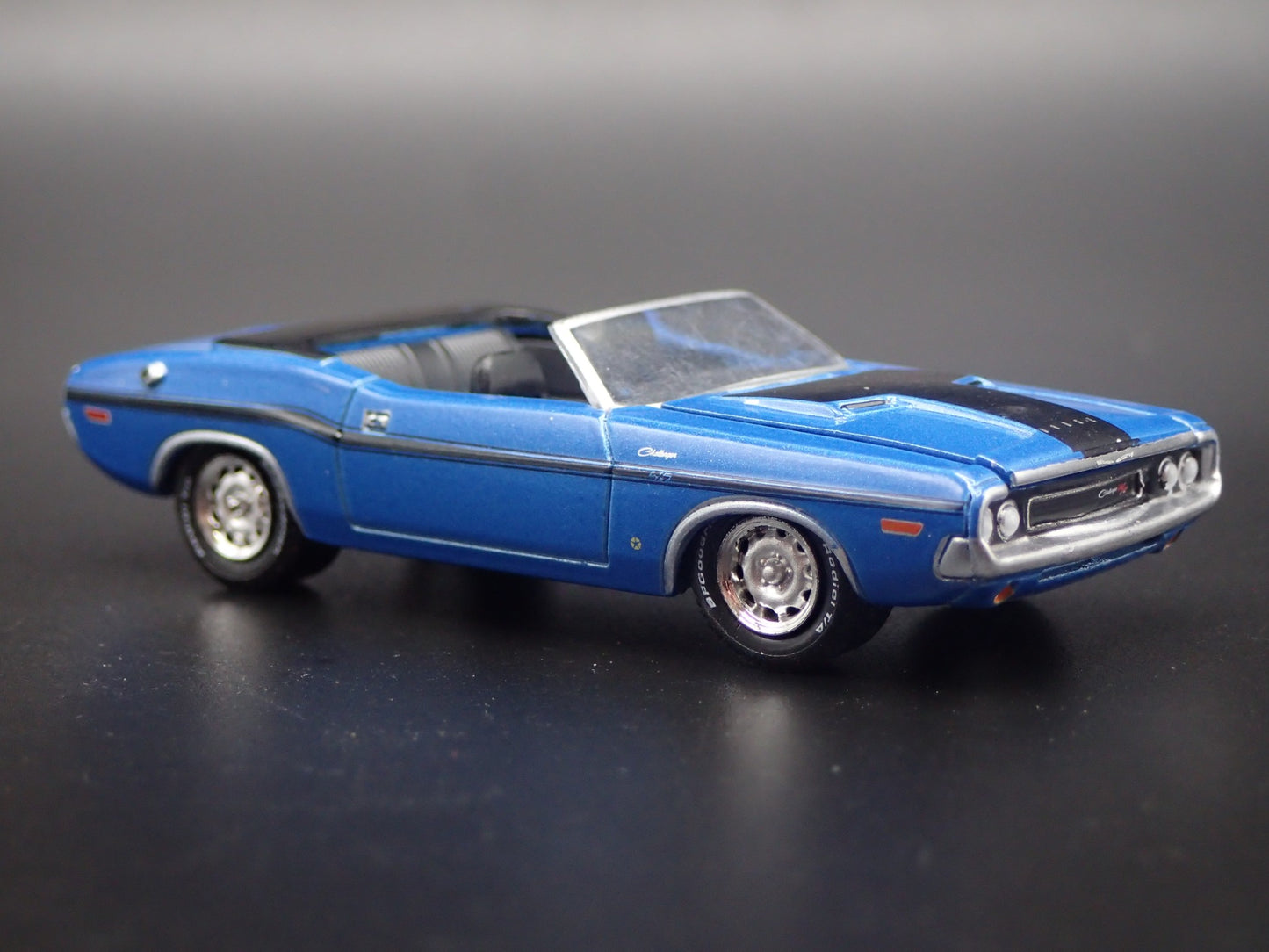 1970 70 DODGE CHALLENGER RT HEMI CONVERTIBLE BLUE 1:64 SCALE DIECAST MODEL CAR