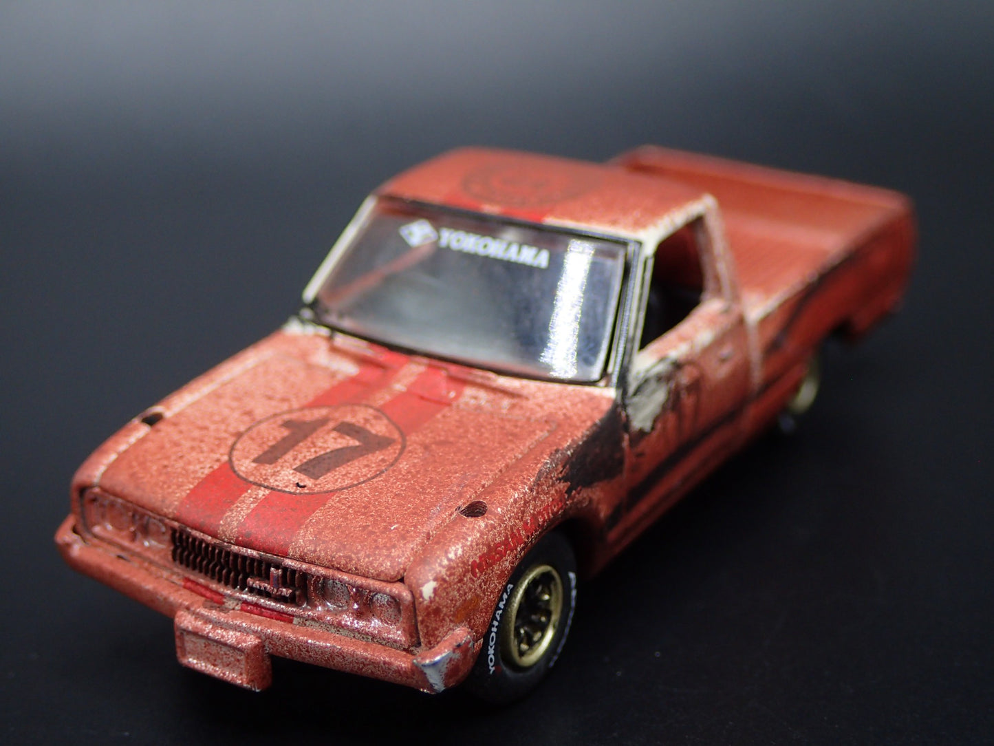 1974 74 DATSUN PICKUP TRUCK YOKOHAMA BARN FIND 1:64 SCALE DIECAST MODEL CAR