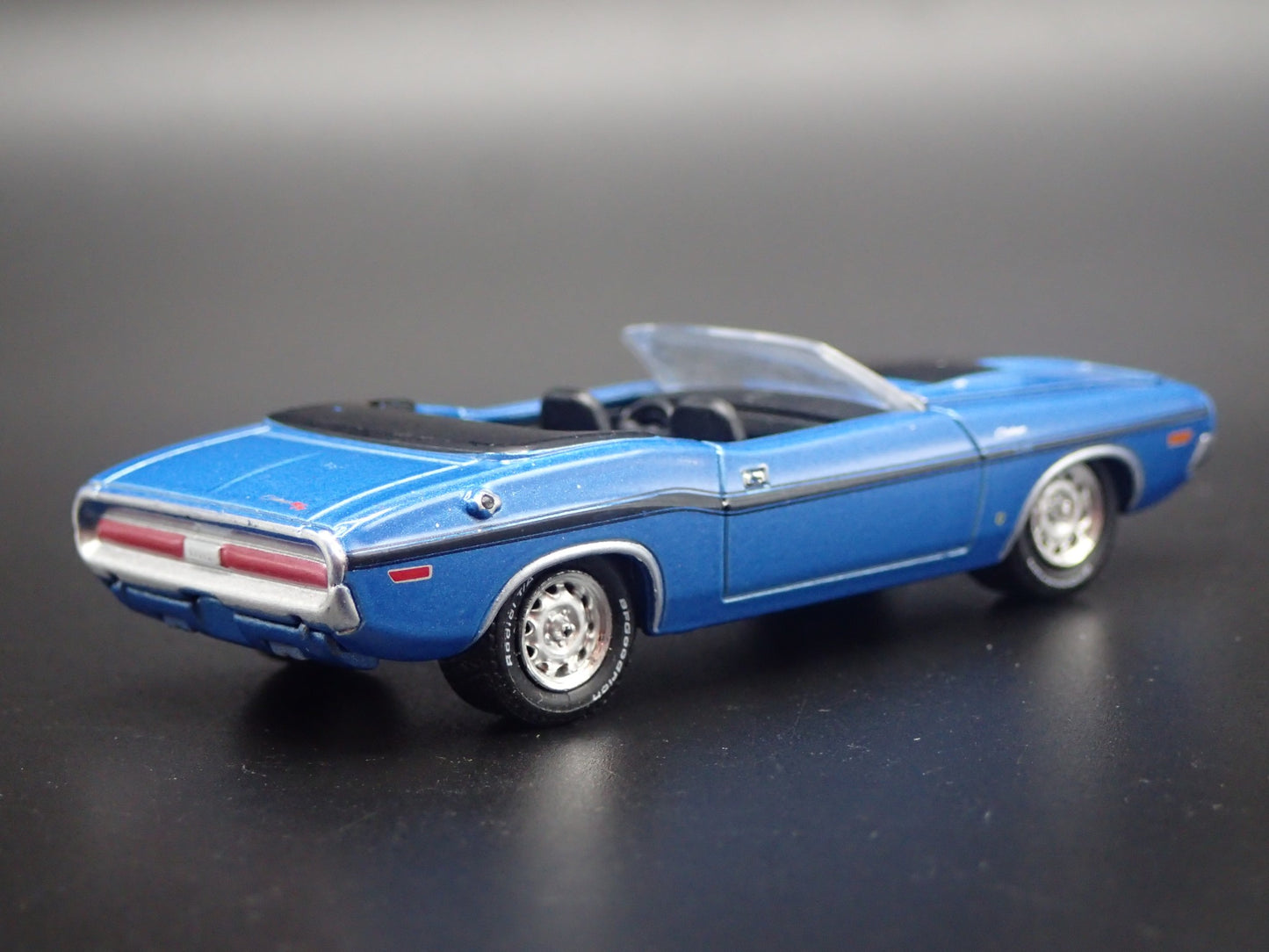 1970 70 DODGE CHALLENGER RT HEMI CONVERTIBLE BLUE 1:64 SCALE DIECAST MODEL CAR
