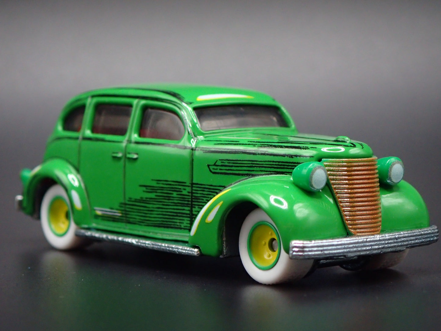 1937 37 DESOTO TOURING SEDAN 4 FOUR DOOR 1:64 SCALE DIORAMA DIECAST MODEL CAR