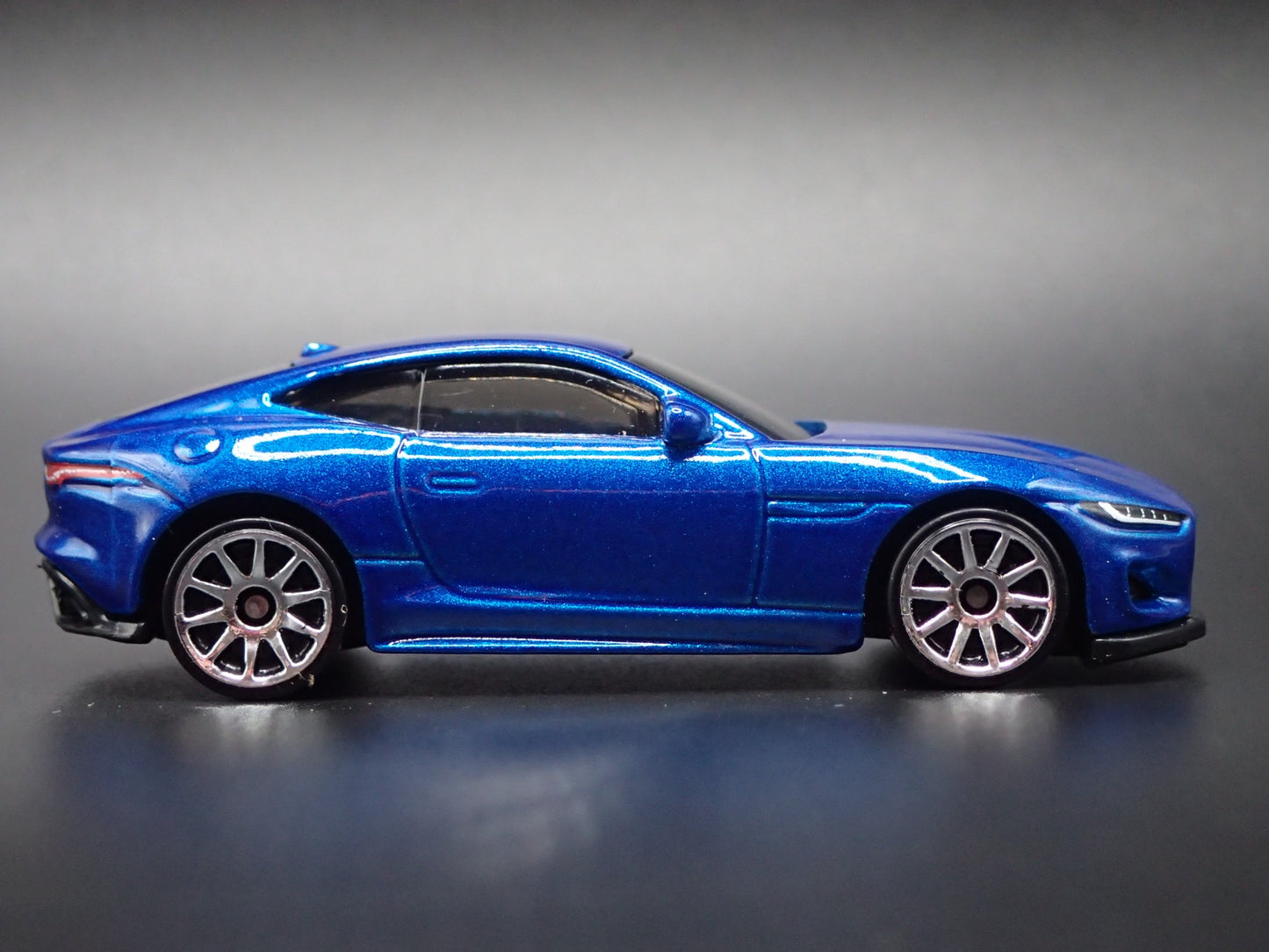 2014-2024 JAGUAR F TYPE COUPE 1:64 SCALE COLLECTIBLE DIORAMA DIECAST MODEL CAR