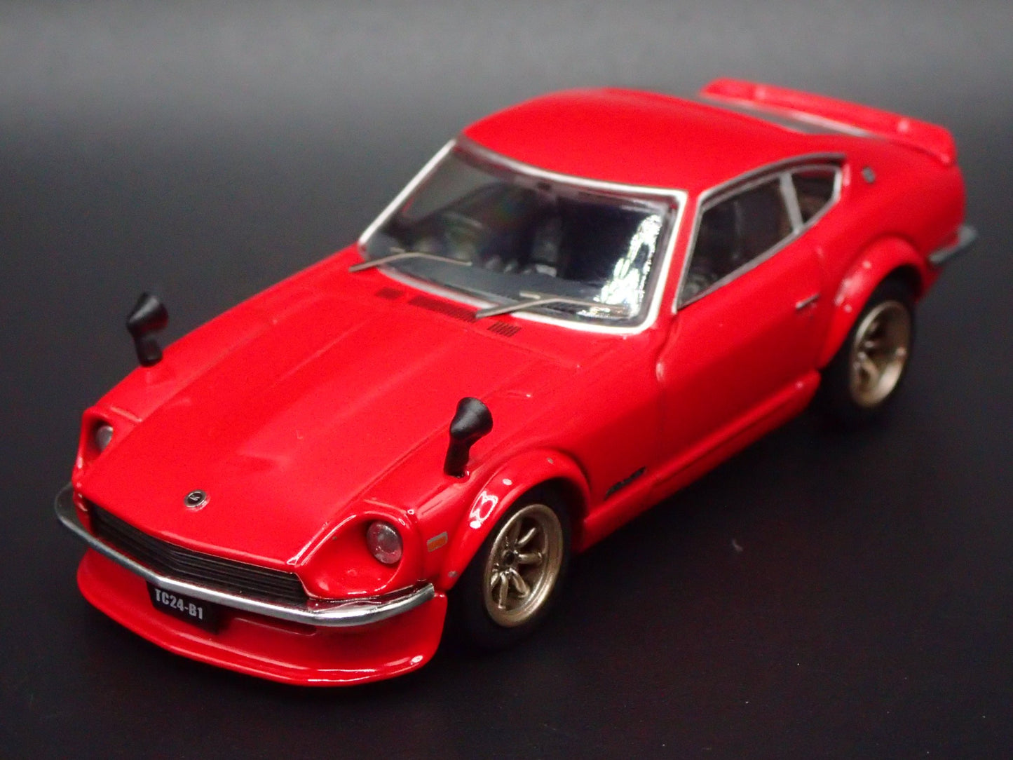 DATSUN FAIRLADY Z S30 JDM RARE 1/64 SCALE COLLECTIBLE DIORAMA DIECAST MODEL CAR