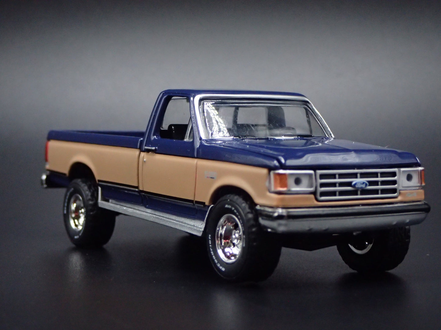 1987 87 FORD F150 XLT LARIAT PICKUP TRUCK 1:64 SCALE DIORAMA DIECAST MODEL CAR