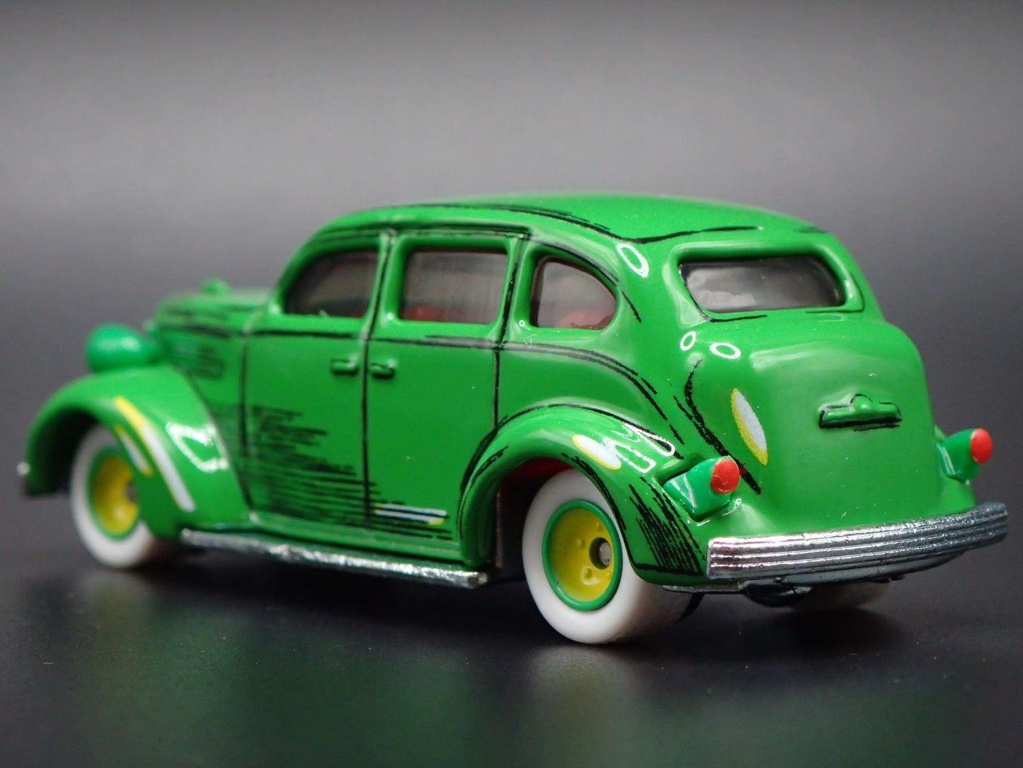 1937 37 DESOTO TOURING SEDAN 4 FOUR DOOR 1:64 SCALE DIORAMA DIECAST MODEL CAR