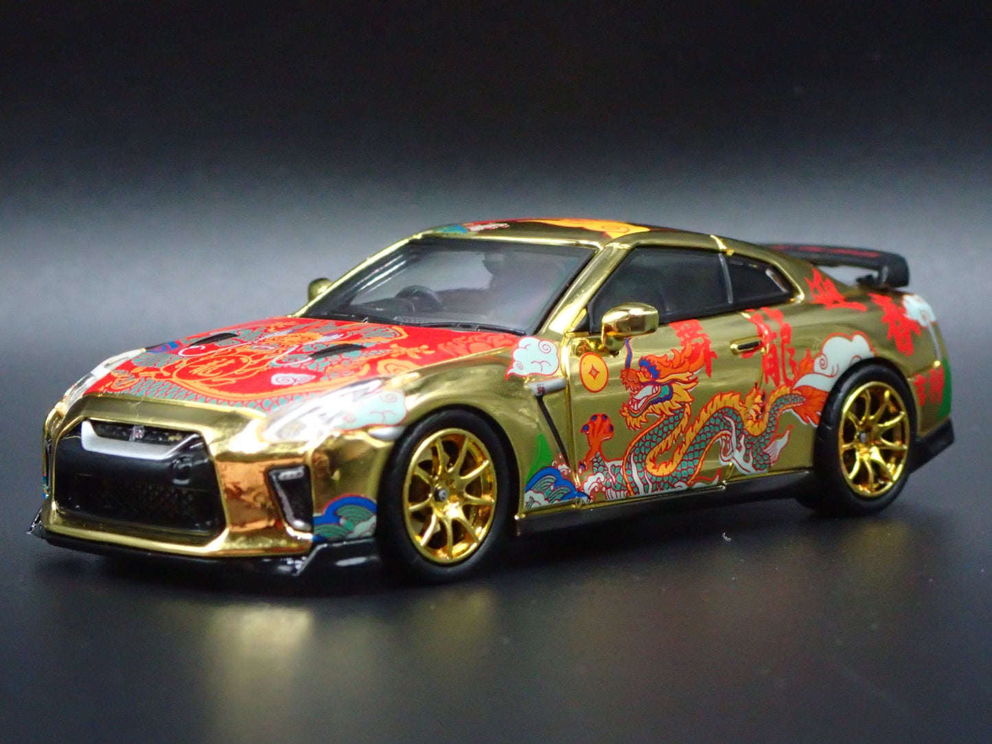 NISSAN GT-R GTR R35 2024 YEAR OF THE DRAGON 1:64 SCALE DIORAMA DIECAST MODEL CAR
