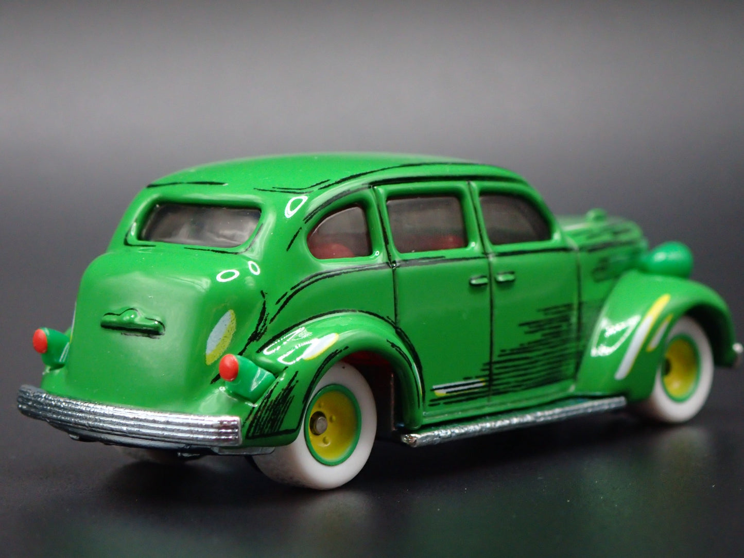 1937 37 DESOTO TOURING SEDAN 4 FOUR DOOR 1:64 SCALE DIORAMA DIECAST MODEL CAR