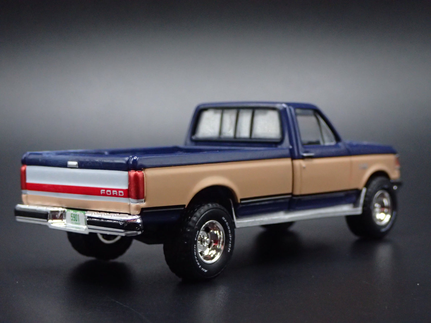 1987 87 FORD F150 XLT LARIAT PICKUP TRUCK 1:64 SCALE DIORAMA DIECAST MODEL CAR