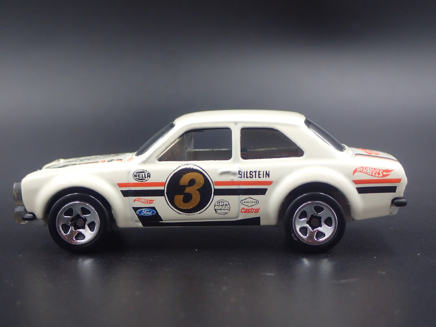 1970 70 FORD ESCORT RS1600 GUM BALL 3000 WHITE 1:64 SCALE DIECAST MODEL CAR