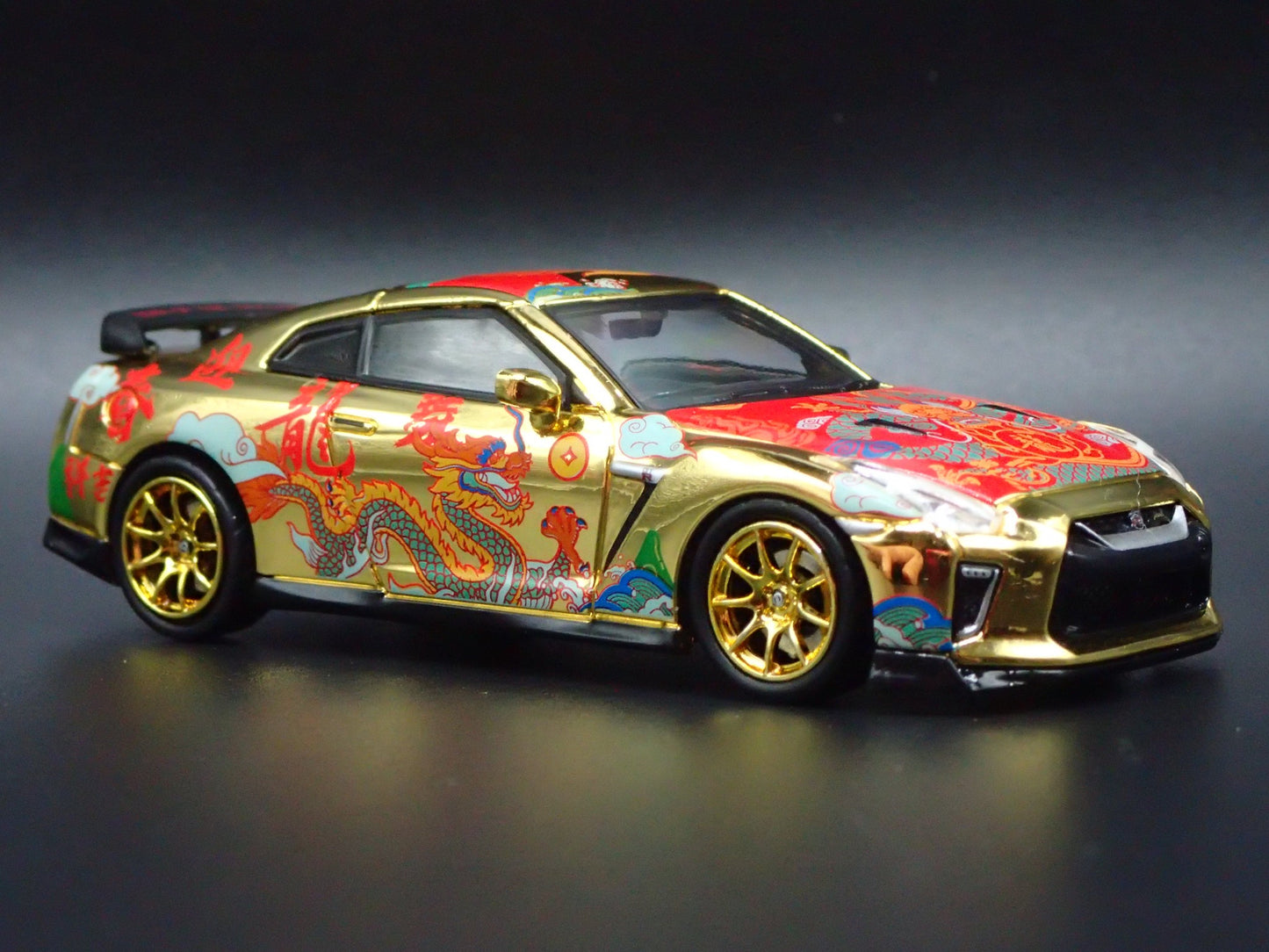 NISSAN GT-R GTR R35 2024 YEAR OF THE DRAGON 1:64 SCALE DIORAMA DIECAST MODEL CAR