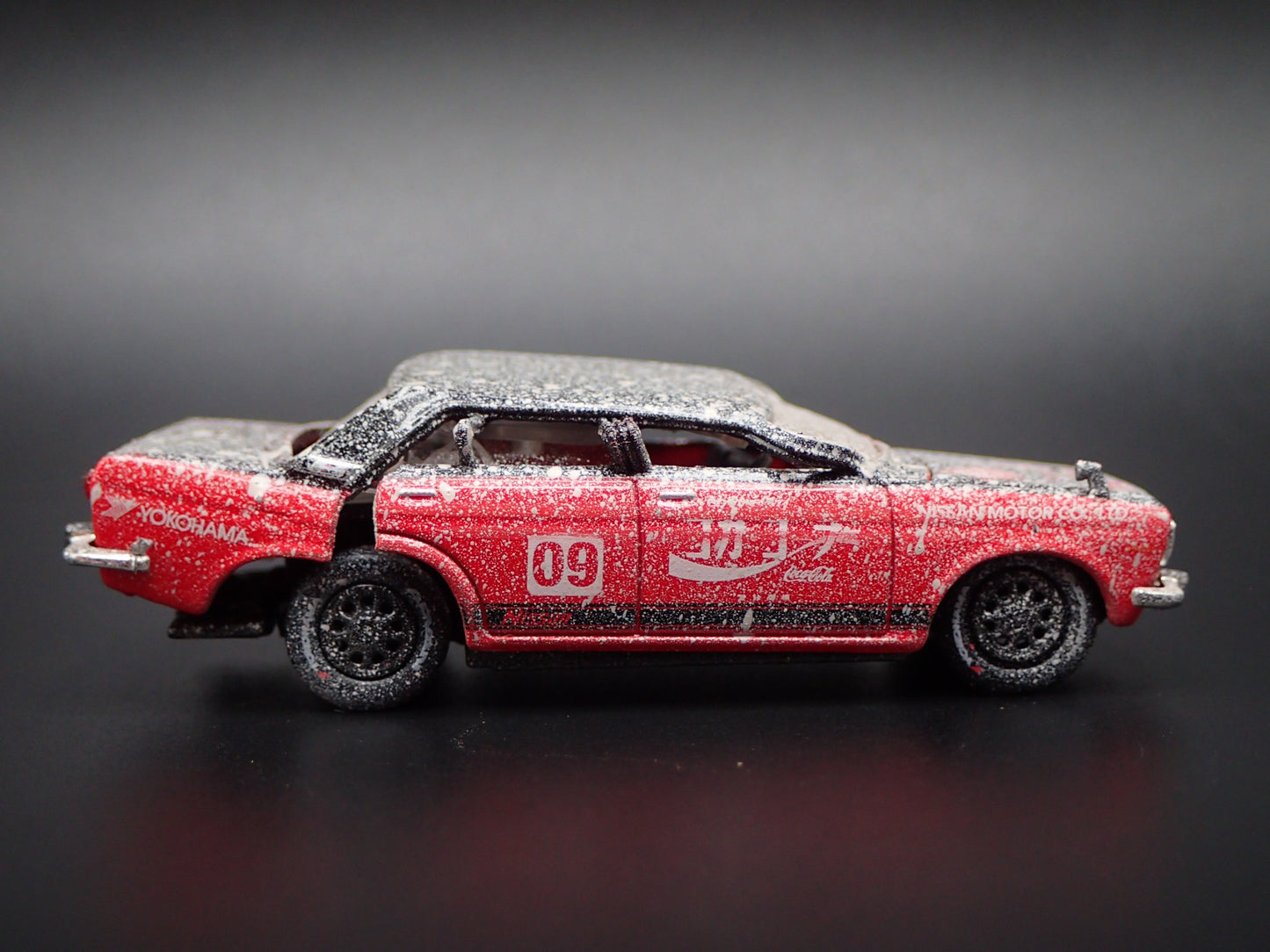 1967-1973 DATSUN BLUEBIRD 1600 SSS FOUR DOOR WRECKED COKE 1:64 DIECAST MODEL CAR