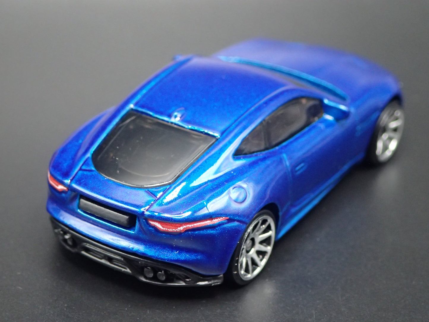 2014-2024 JAGUAR F TYPE COUPE 1:64 SCALE COLLECTIBLE DIORAMA DIECAST MODEL CAR