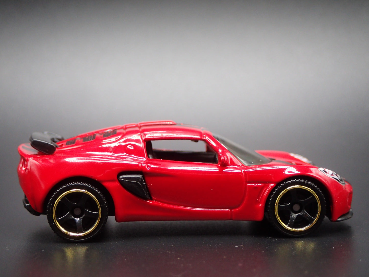 2020-2021 LOTUS EXIGE RED 1/64 SCALE COLLECTIBLE DIORAMA DIECAST MODEL CAR