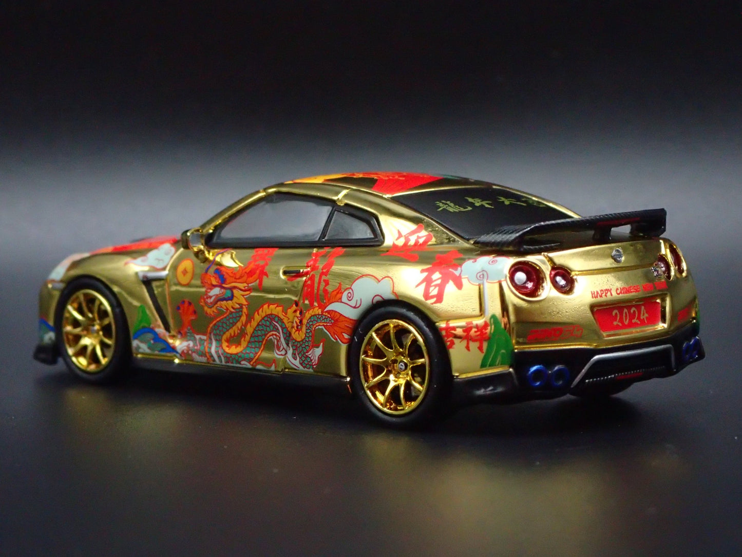 NISSAN GT-R GTR R35 2024 YEAR OF THE DRAGON 1:64 SCALE DIORAMA DIECAST MODEL CAR