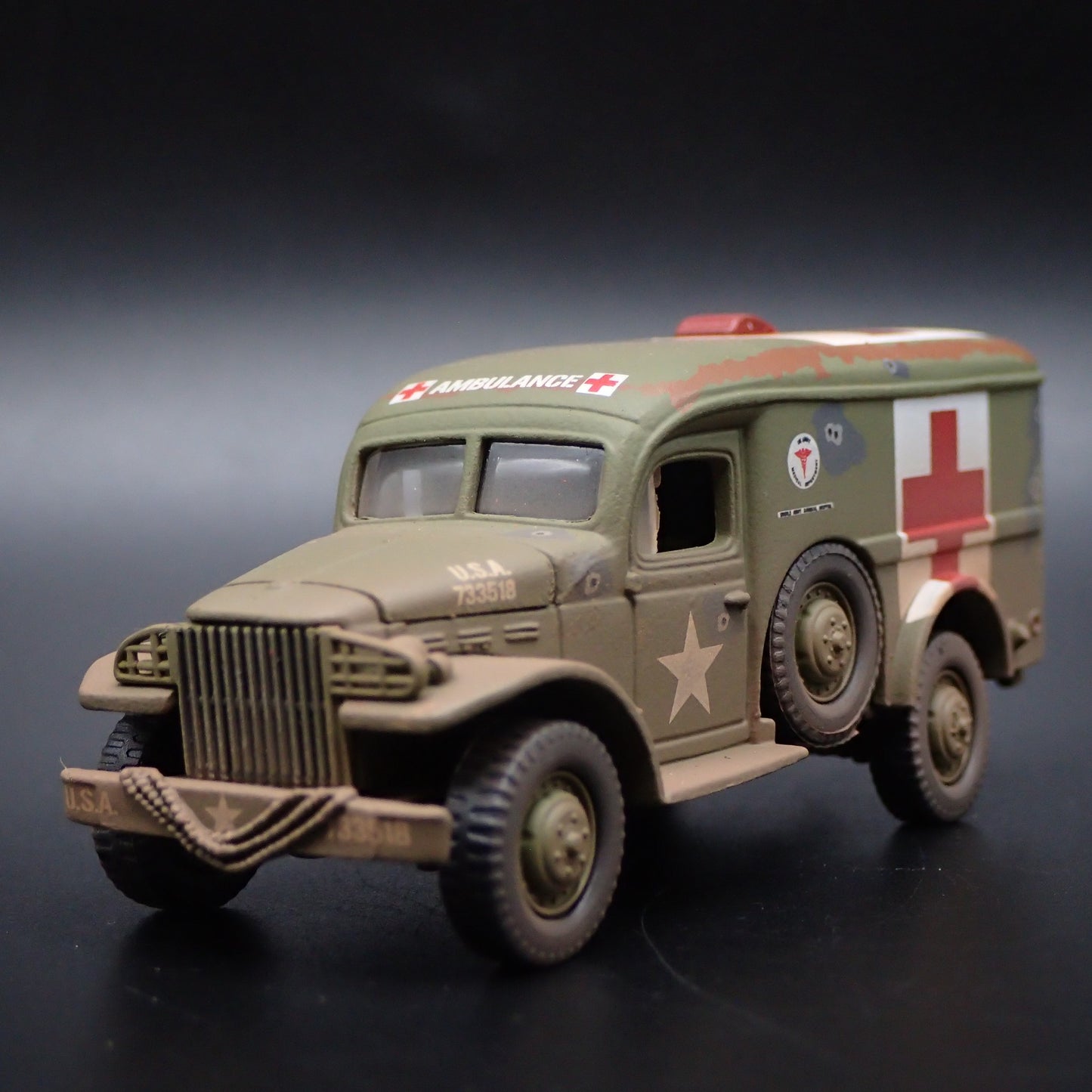 KOREAN WAR GMC WC54 ARMY MILITARY AMBULANCE 1:64 SCALE DIORAMA DIECAST MODEL CAR