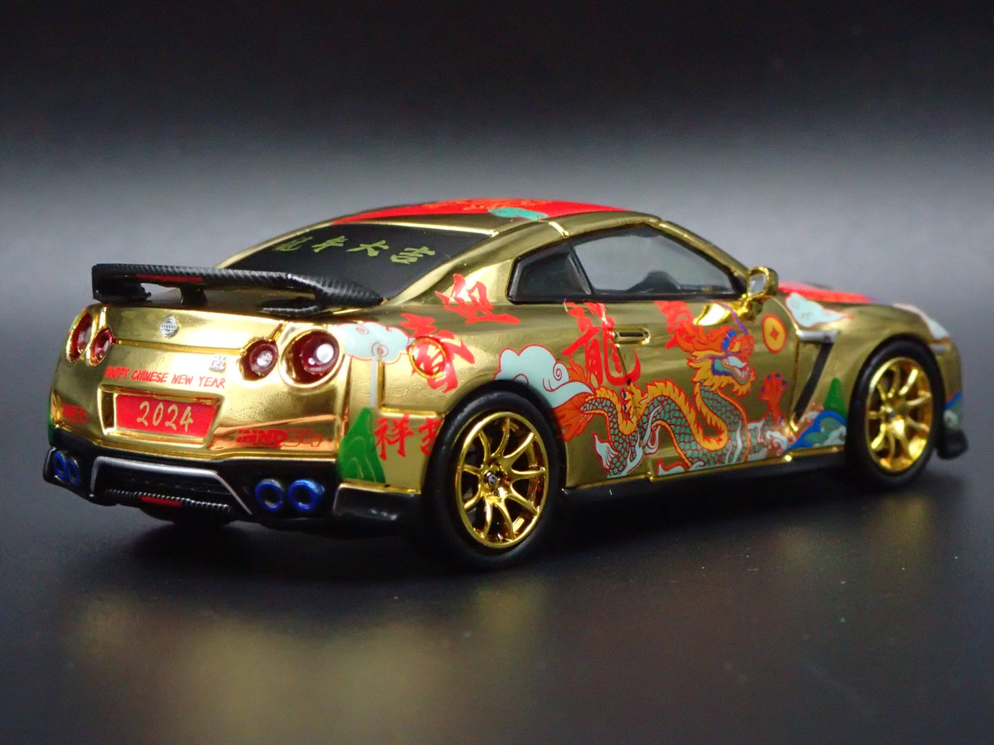 NISSAN GT-R GTR R35 2024 YEAR OF THE DRAGON 1:64 SCALE DIORAMA DIECAST MODEL CAR