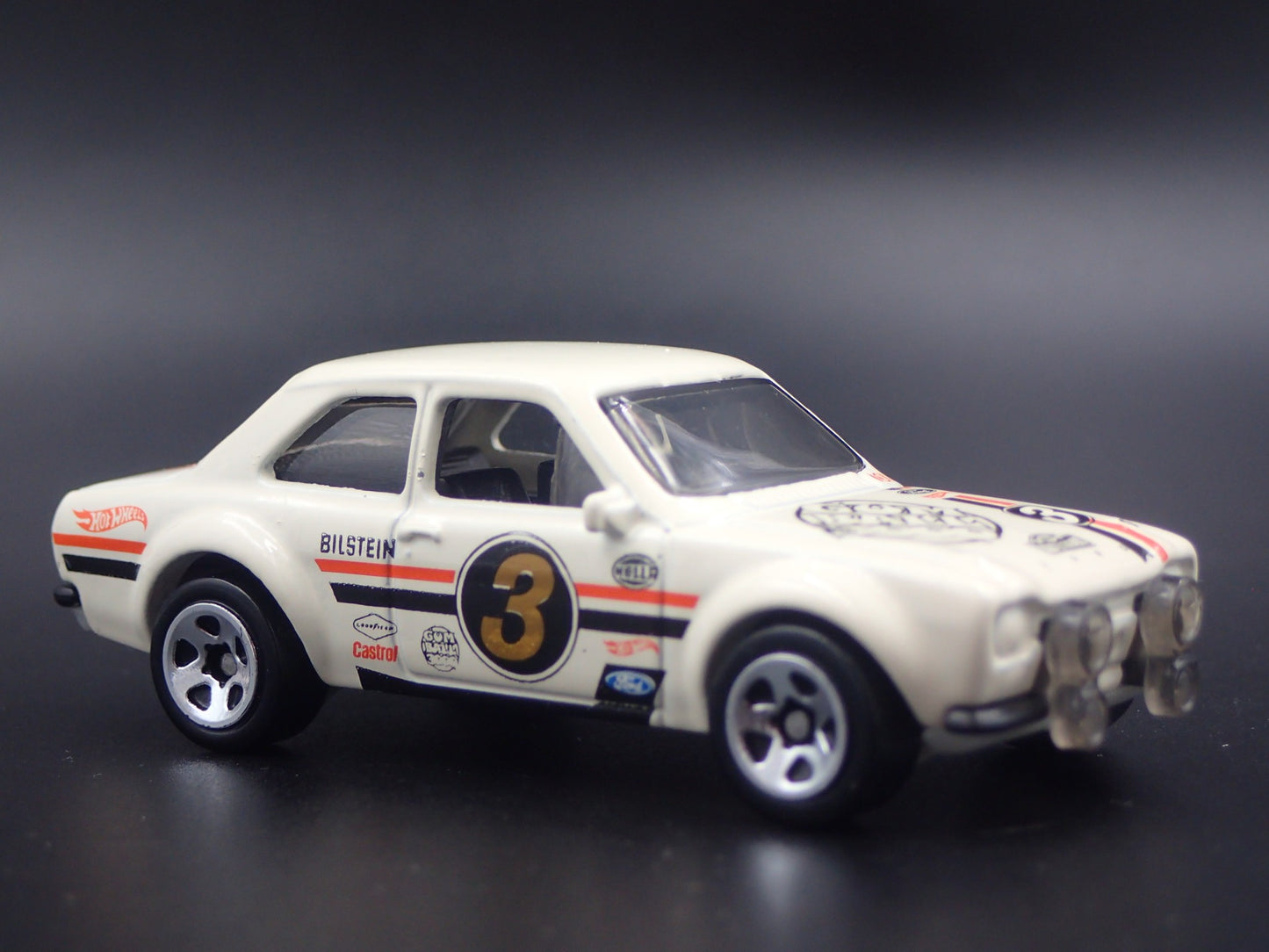 1970 70 FORD ESCORT RS1600 GUM BALL 3000 WHITE 1:64 SCALE DIECAST MODEL CAR