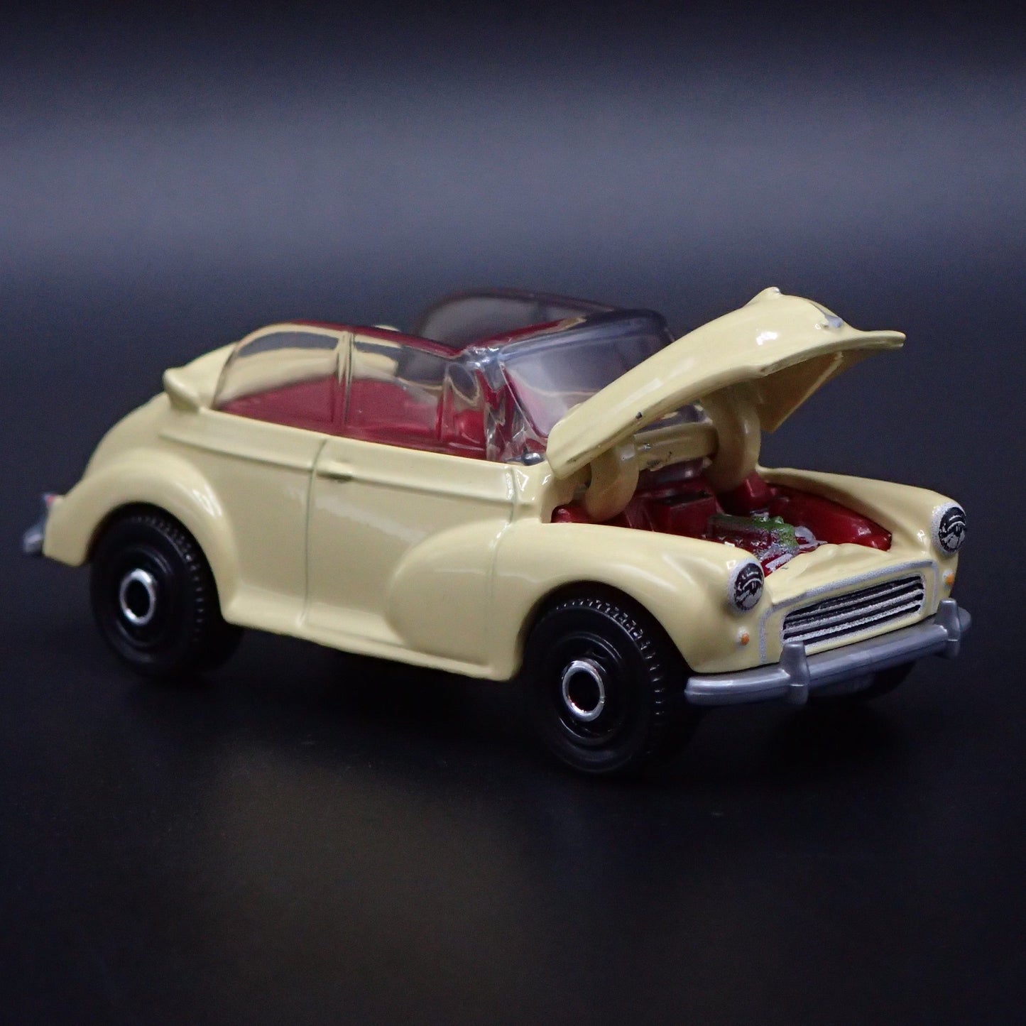 MORRIS MINOR CONVERTIBLE CREAM 1:64 SCALE COLLECTIBLE DIORAMA DIECAST MODEL CAR