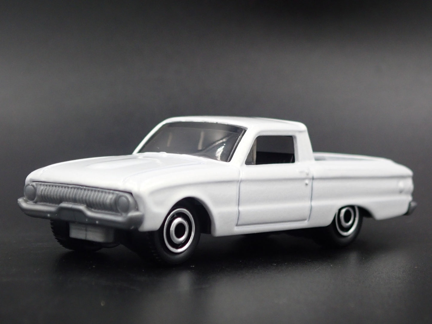 1961 61 FORD RANCHERO PICKUP TRUCK WHITE 1:64 SCALE DIORAMA DIECAST MODEL CAR
